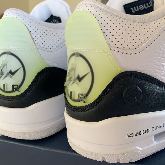Jordan 3 retro Fragment (yellowing heel tab) Men’s 4.5/ Women’s 6. - Picture 10 of 11